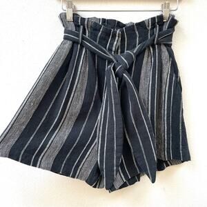 H&M Linen Blend Paperbag Shorts w Pockets in Black & White Pinstripe Women's 2